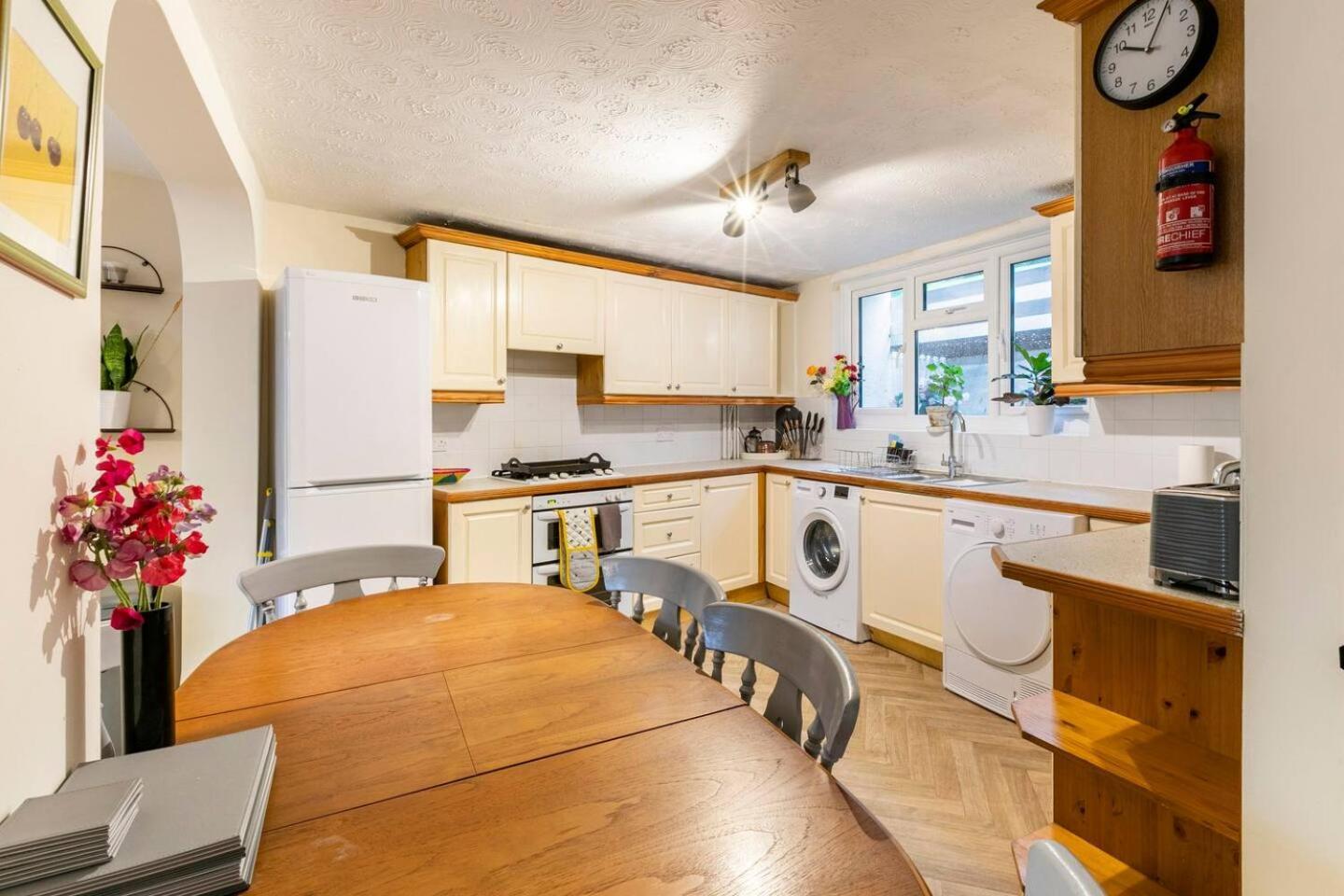 4 Bed Home 3 Mins From Harbour + Sandy Beach Folkestone Eksteriør bilde
