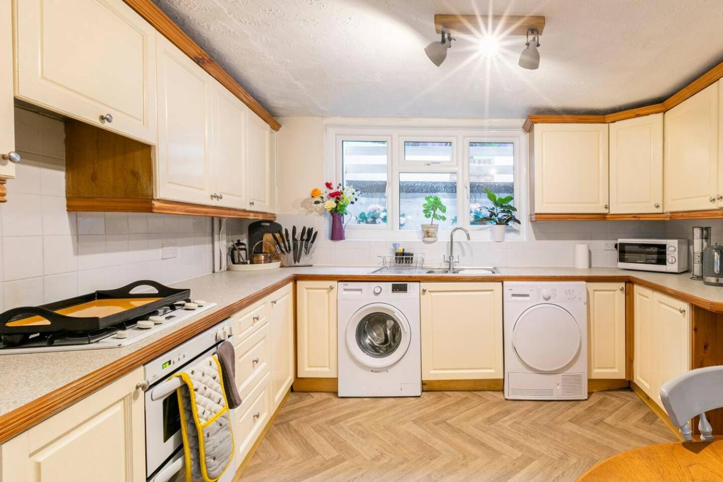 4 Bed Home 3 Mins From Harbour + Sandy Beach Folkestone Eksteriør bilde